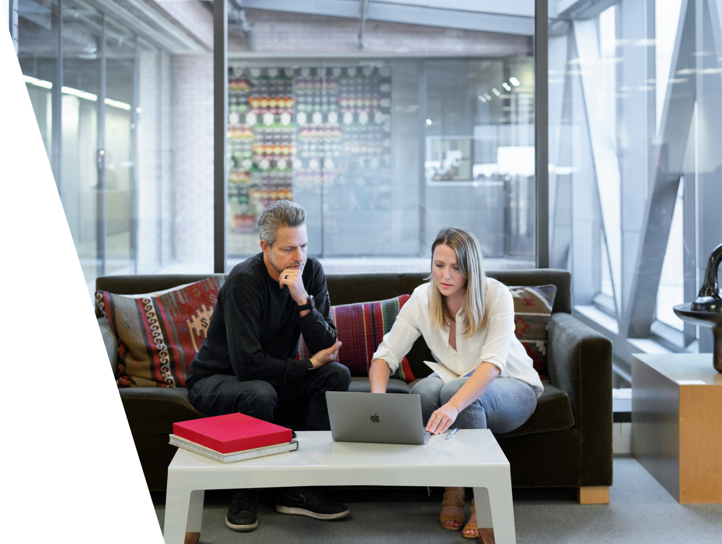 linkedin-sales-solutions-oFMI6CdD7yU-unsplash Image Solidarm, Première mutuelle de soutien social aux forces armées